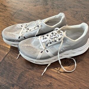 ON men’s Athletic Running Shoes size 10